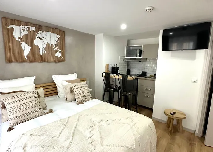 Hôtel Résidence A la Buttes aux Cailles